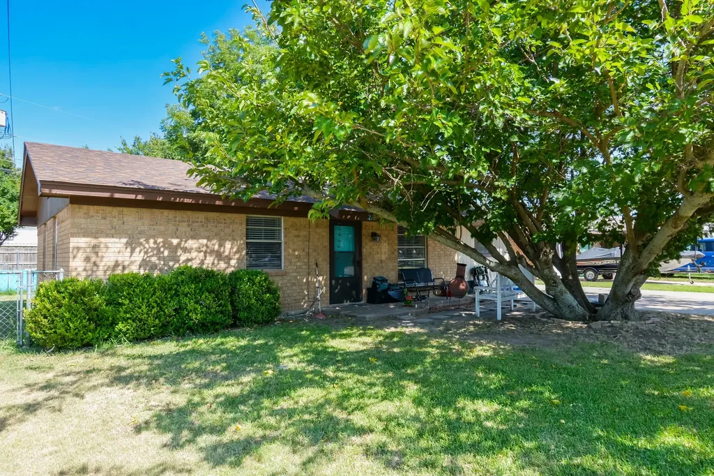 213 Field Street Clyde TX 79510