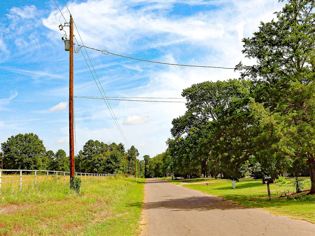 10375 County Road 338 Lindale TX 75771