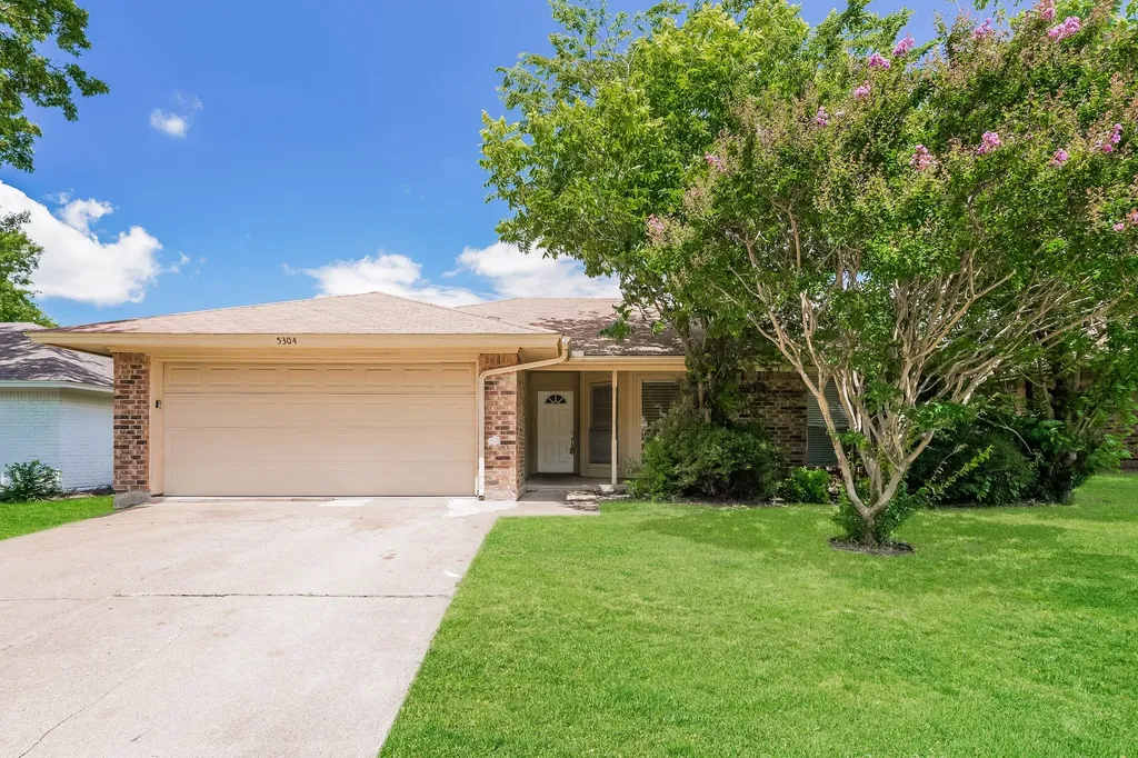 5304 Tamarack Court Arlington TX 76018