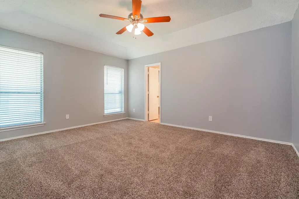 5304 Tamarack Court Arlington TX 76018