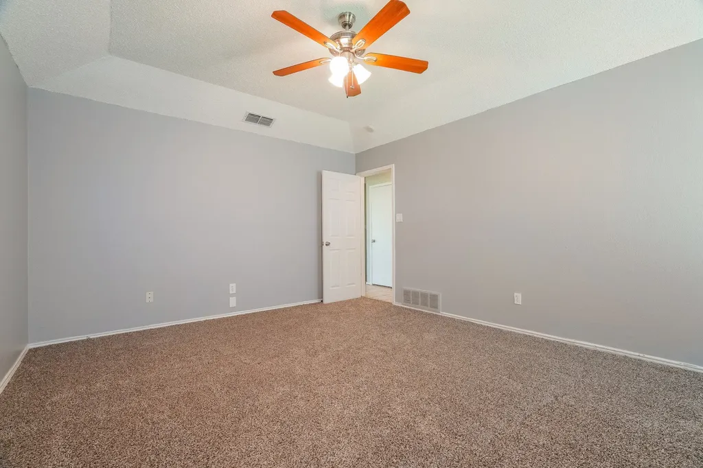 5304 Tamarack Court Arlington TX 76018