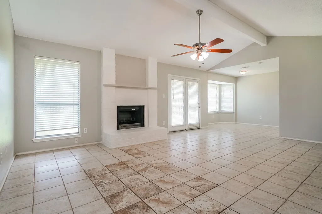 5304 Tamarack Court Arlington TX 76018