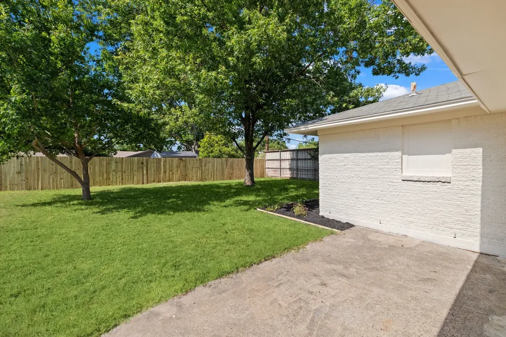 3161 Longmeade Drive Farmers Branch TX 75234