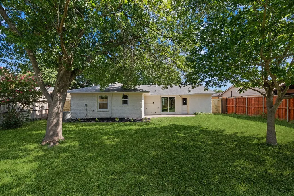 3161 Longmeade Drive Farmers Branch TX 75234