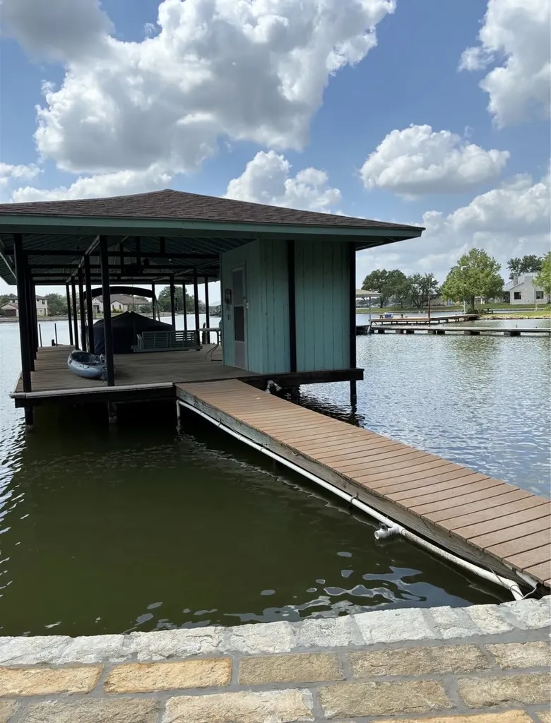 1408 Island Village Court Granbury TX 76048