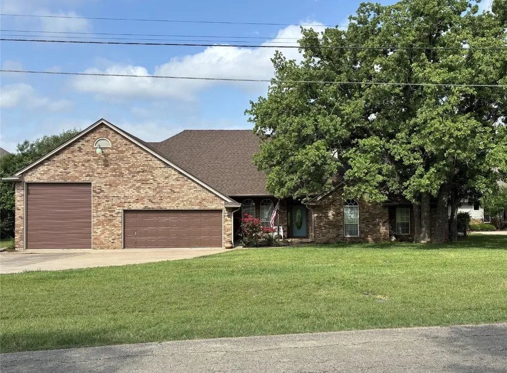1408 Island Village Court Granbury TX 76048