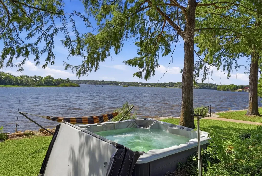3218 Sunrise Court Granbury TX 76048