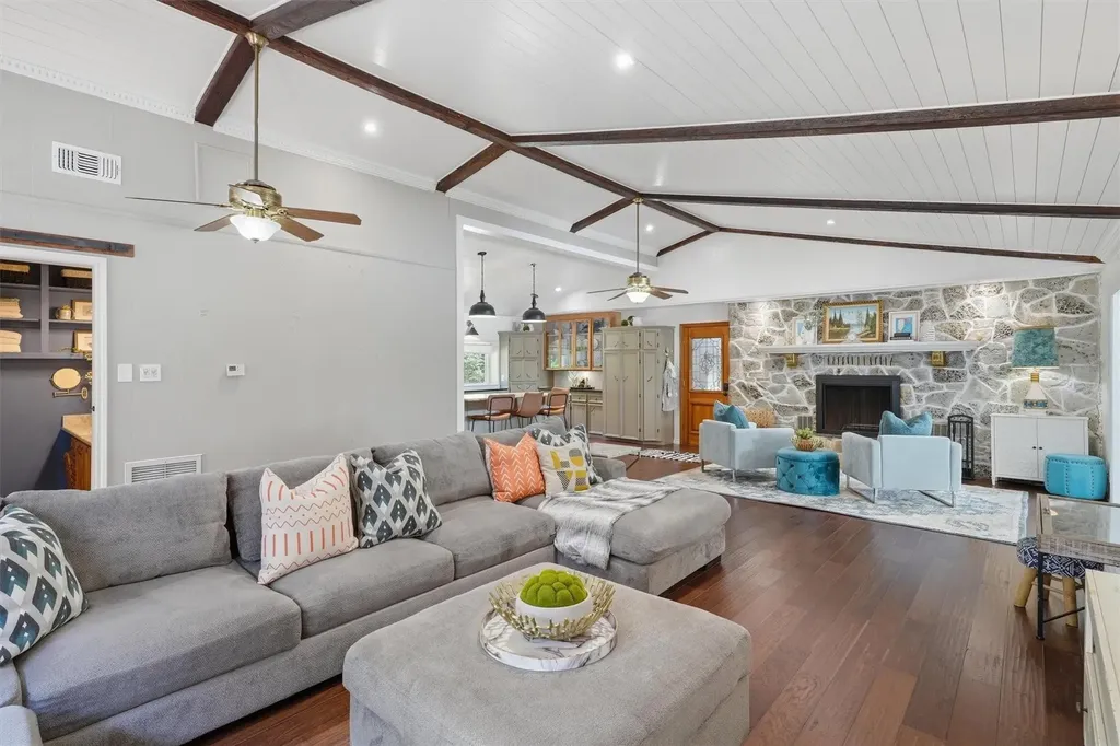 3218 Sunrise Court Granbury TX 76048