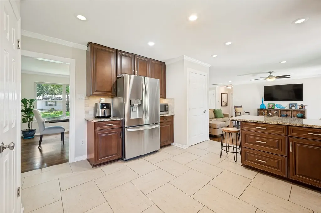 10411 Gooding Drive Dallas TX 75229