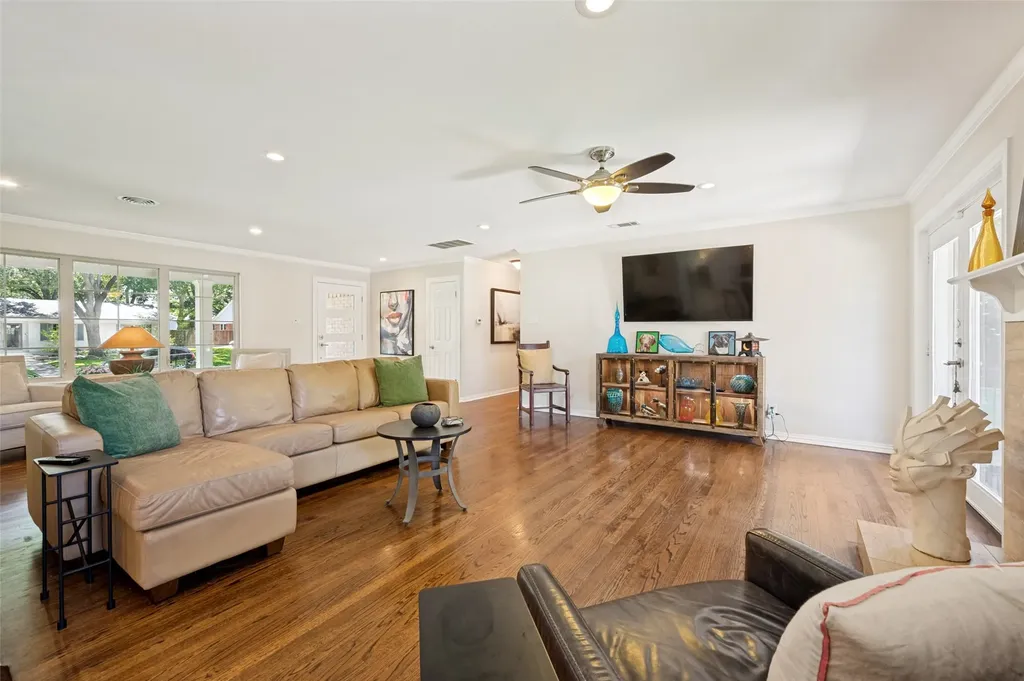 10411 Gooding Drive Dallas TX 75229