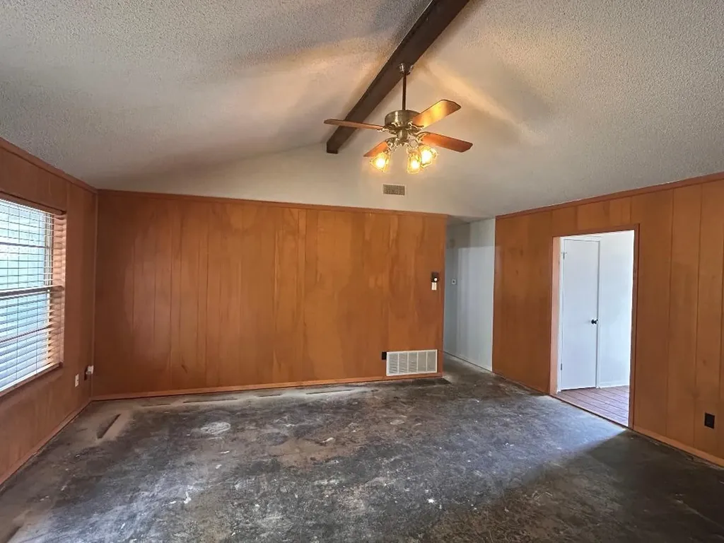 1707 15th Street Mineral Wells TX 76067