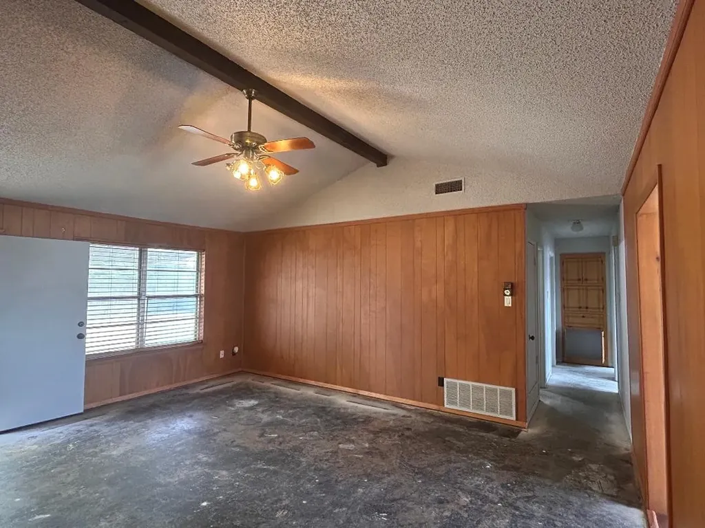 1707 15th Street Mineral Wells TX 76067