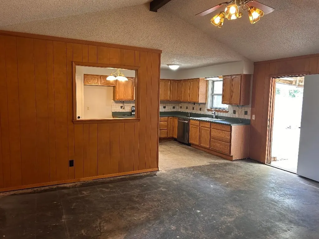 1707 15th Street Mineral Wells TX 76067
