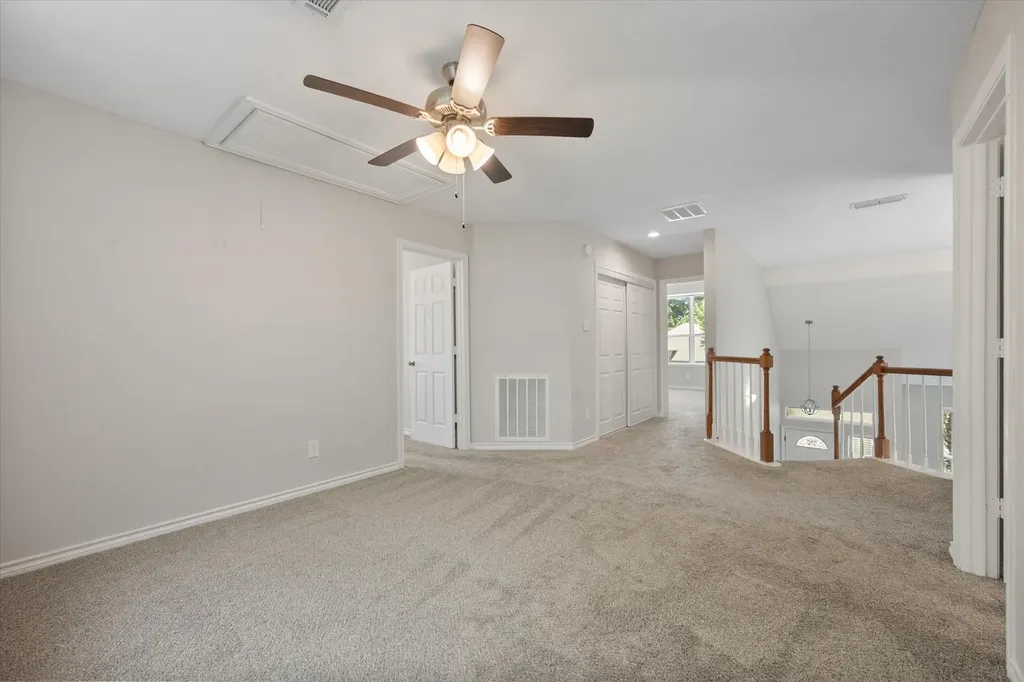 2216 Reverchon Drive Arlington TX 76017