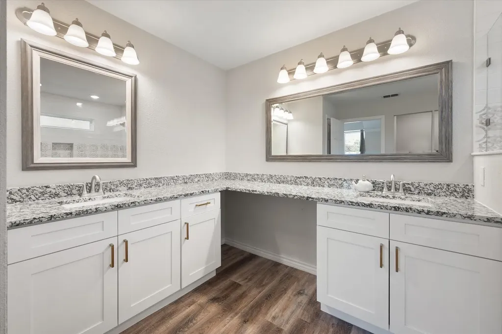 2216 Reverchon Drive Arlington TX 76017