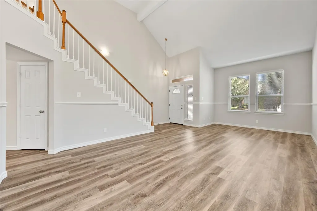 2216 Reverchon Drive Arlington TX 76017