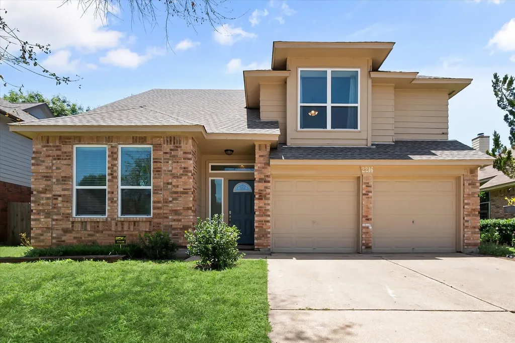 2216 Reverchon Drive Arlington TX 76017