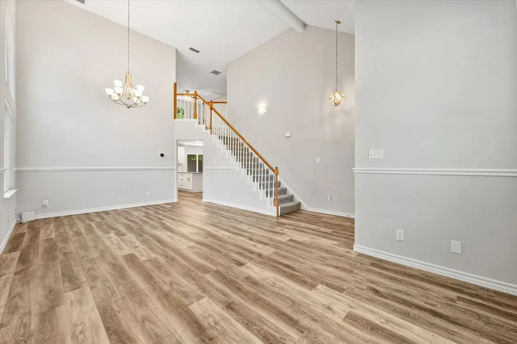 2216 Reverchon Drive Arlington TX 76017