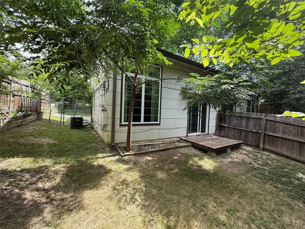 5301 Lovell Avenue Fort Worth TX 76107