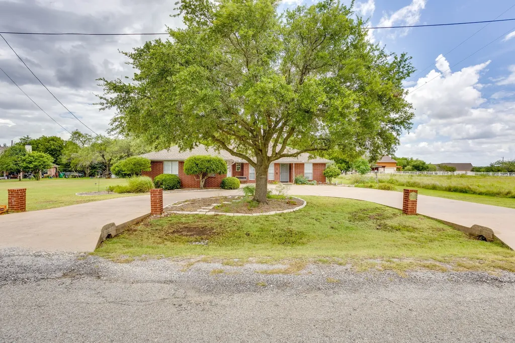 22011 Pebble Drive Whitney TX 76692