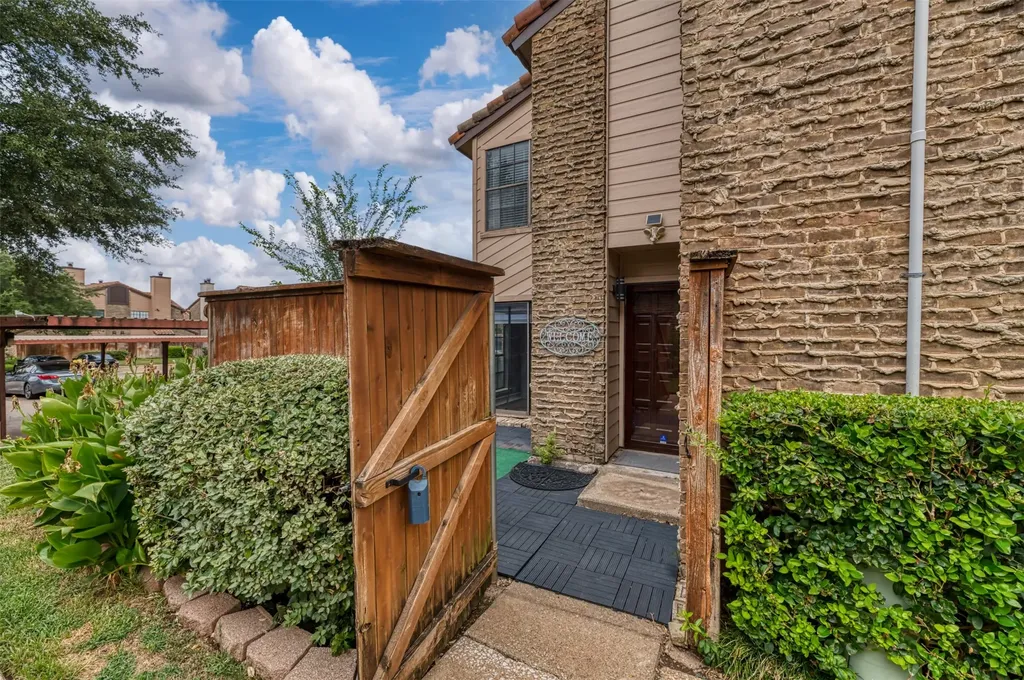 5626 Preston Oaks Road Dallas TX 75254