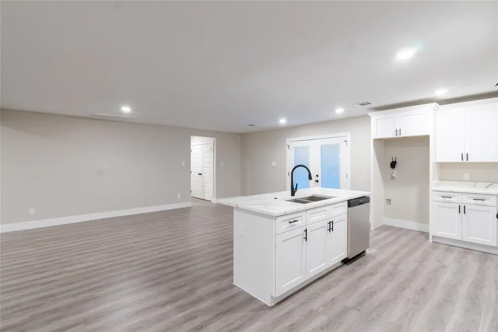 209 W 9th Street Kemp TX 75143