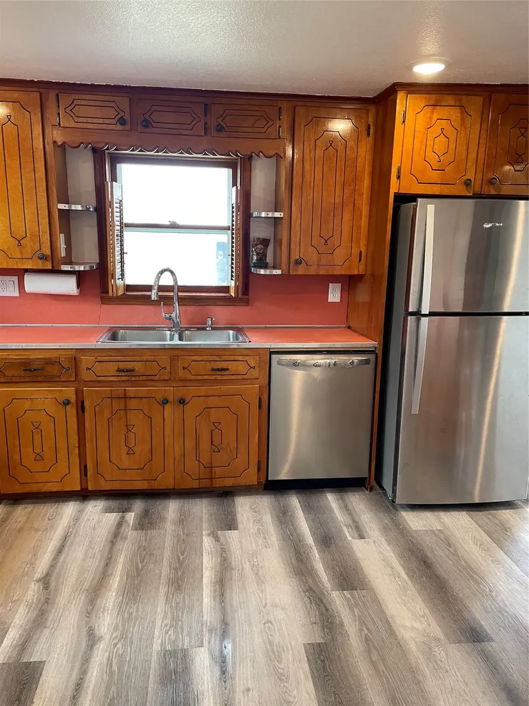 400 Lake Road Lavon TX 75166