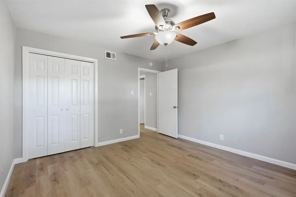 1401 Forest Edge Drive Arlington TX 76013
