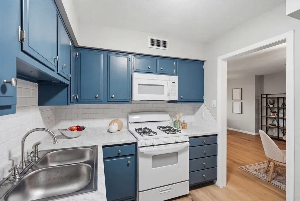 1401 Forest Edge Drive Arlington TX 76013