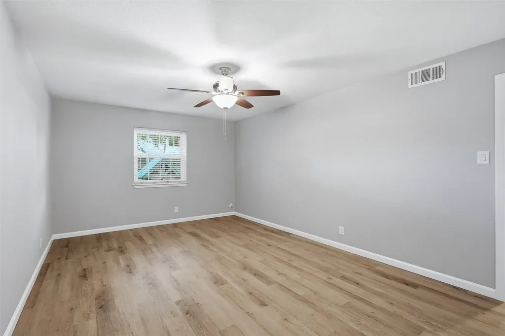 1401 Forest Edge Drive Arlington TX 76013