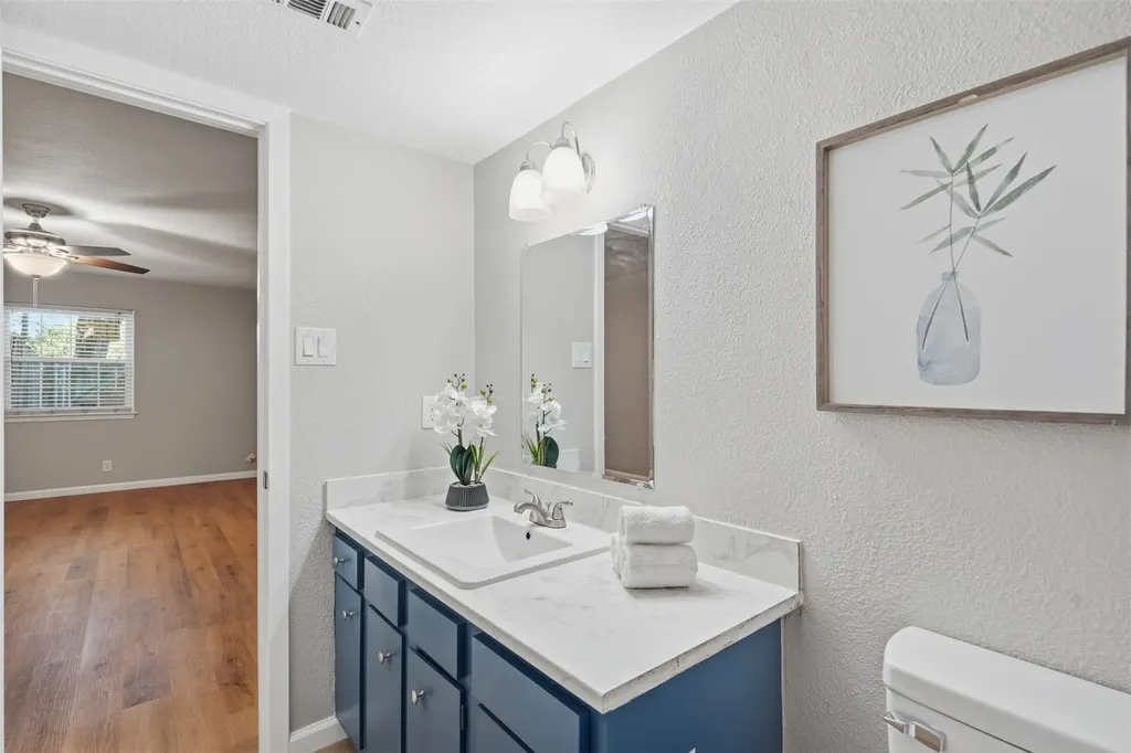 1401 Forest Edge Drive Arlington TX 76013