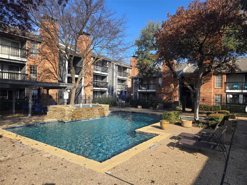 18333 Roehampton Drive Dallas TX 75252