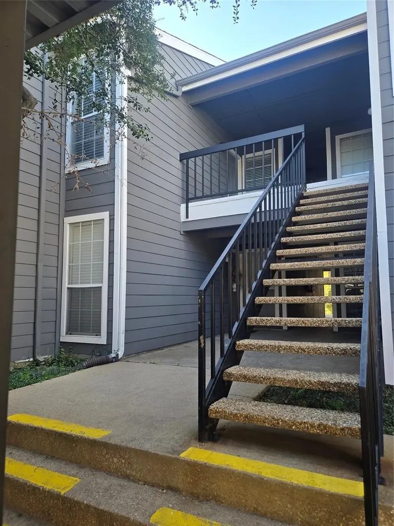 18333 Roehampton Drive Dallas TX 75252