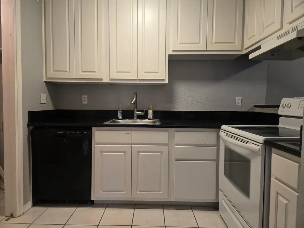 18333 Roehampton Drive Dallas TX 75252