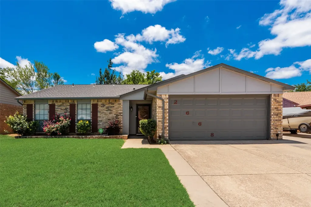 2668 Castanada Circle Fort Worth TX 76112