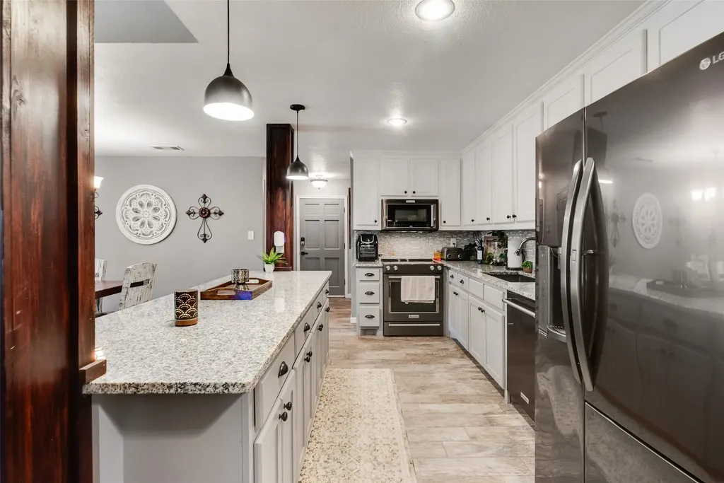 2668 Castanada Circle Fort Worth TX 76112