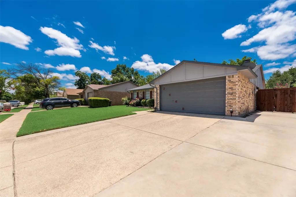 2668 Castanada Circle Fort Worth TX 76112
