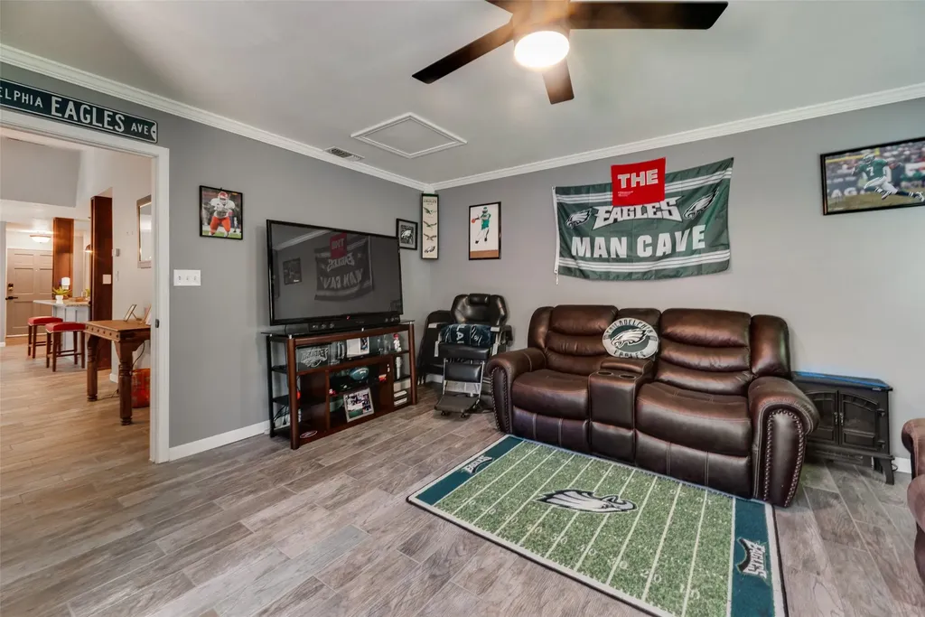 2668 Castanada Circle Fort Worth TX 76112