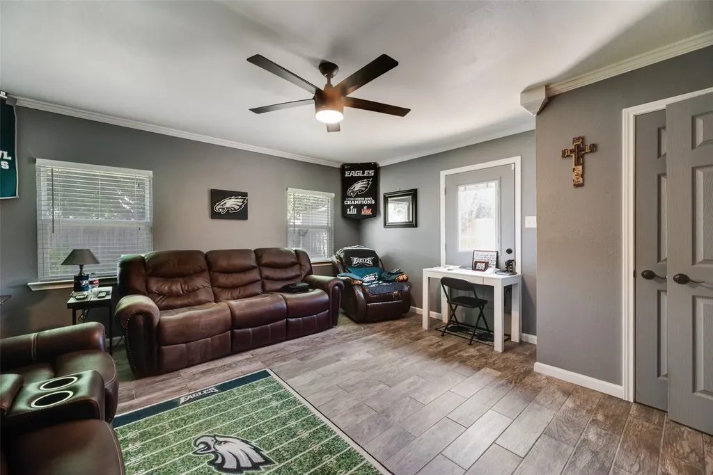 2668 Castanada Circle Fort Worth TX 76112