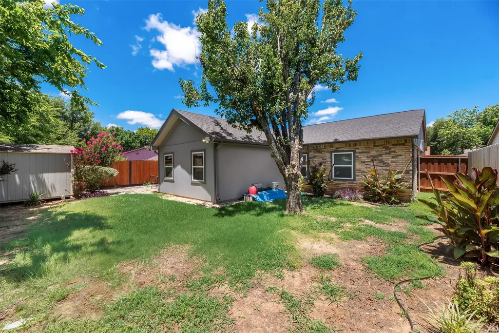 2668 Castanada Circle Fort Worth TX 76112