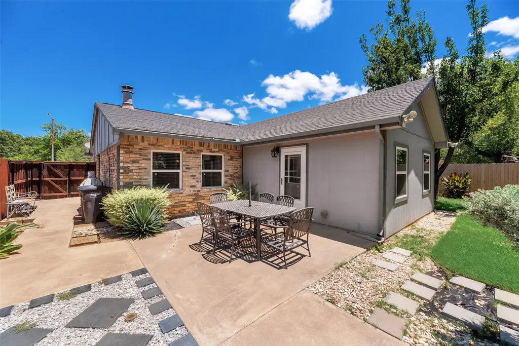 2668 Castanada Circle Fort Worth TX 76112