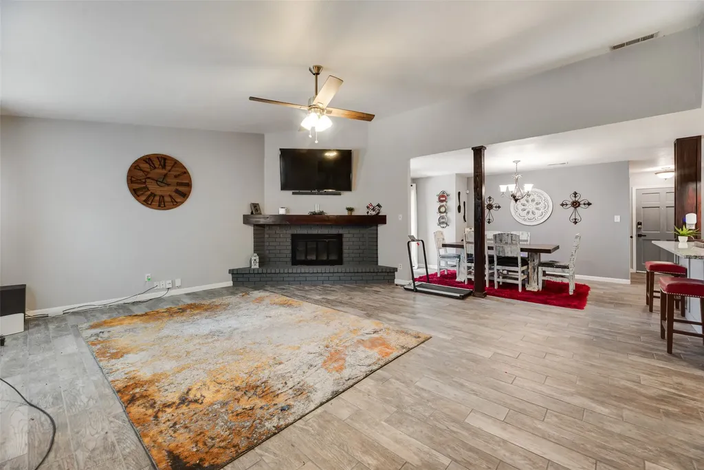 2668 Castanada Circle Fort Worth TX 76112