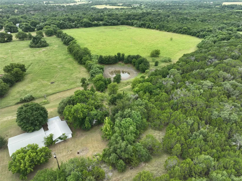 300 E 3rd Street Iredell TX 76649