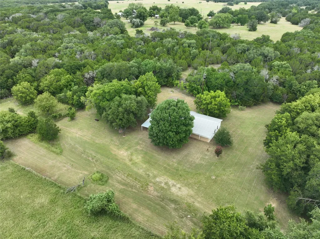 300 E 3rd Street Iredell TX 76649