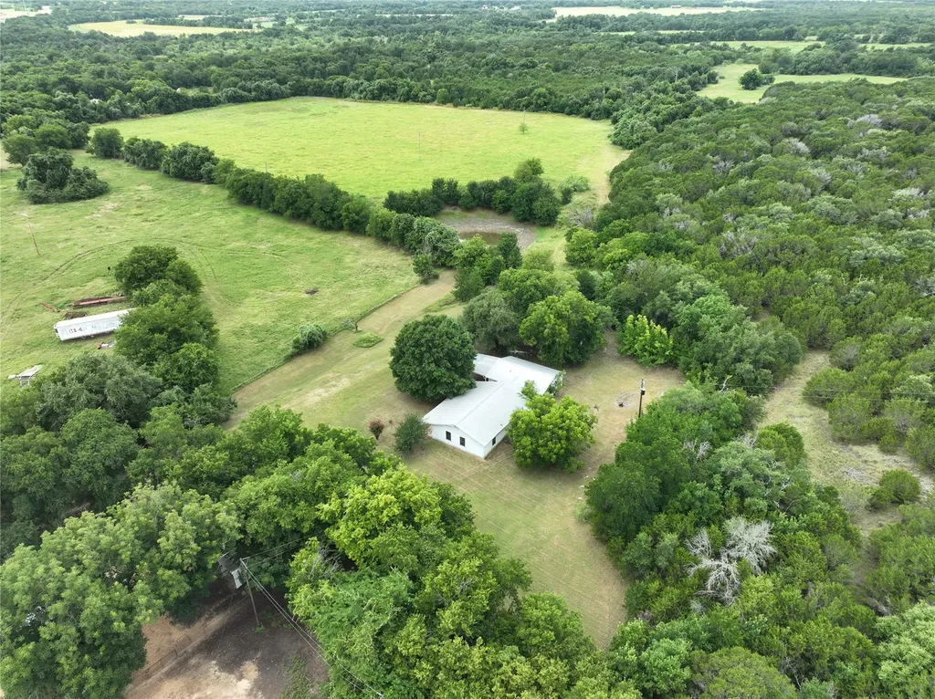 300 E 3rd Street Iredell TX 76649