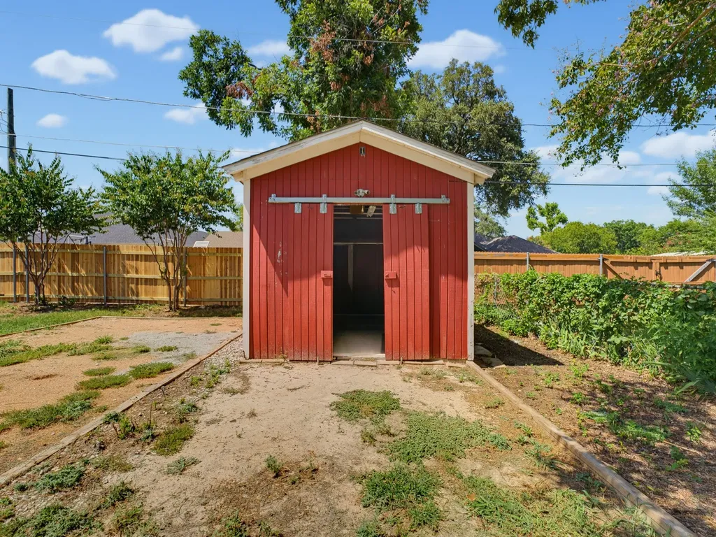 5864 Coleman Street Westworth Village TX 76114