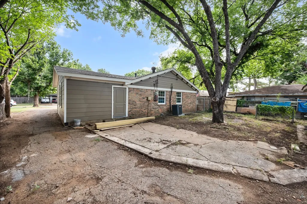 2454 Revere Drive Irving TX 75061