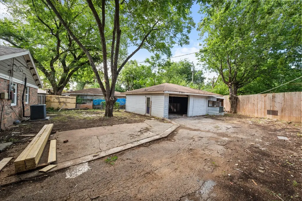 2454 Revere Drive Irving TX 75061