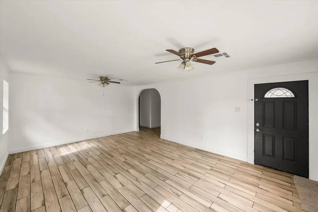 2454 Revere Drive Irving TX 75061