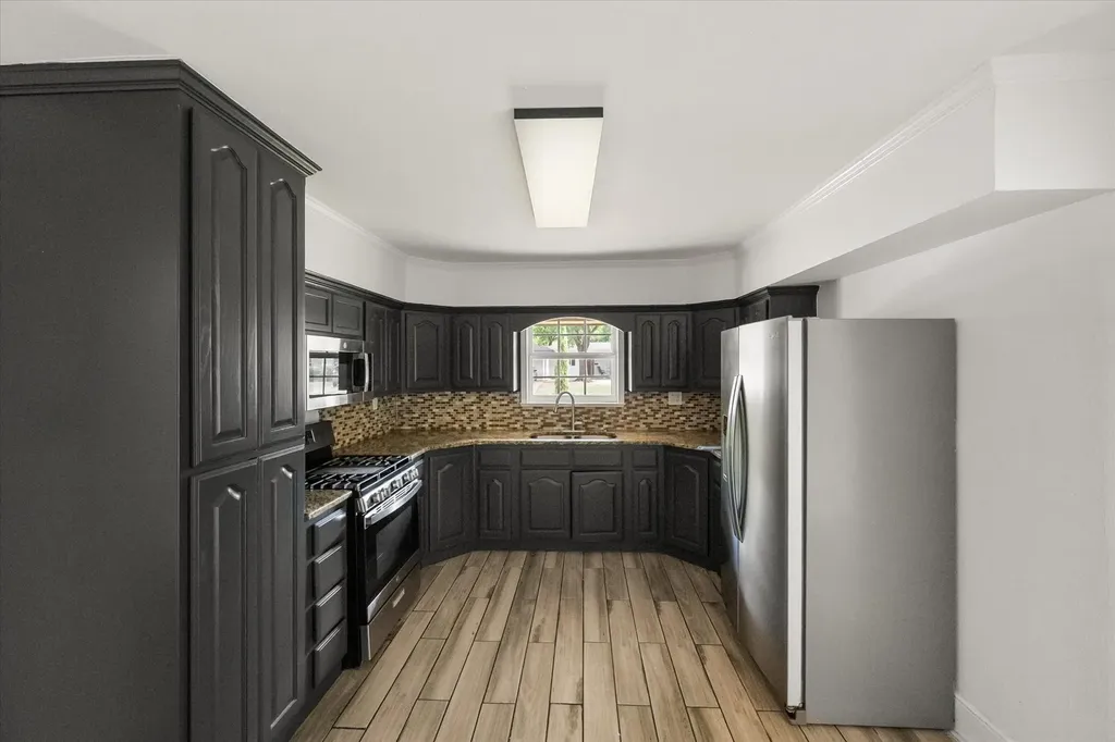 2454 Revere Drive Irving TX 75061